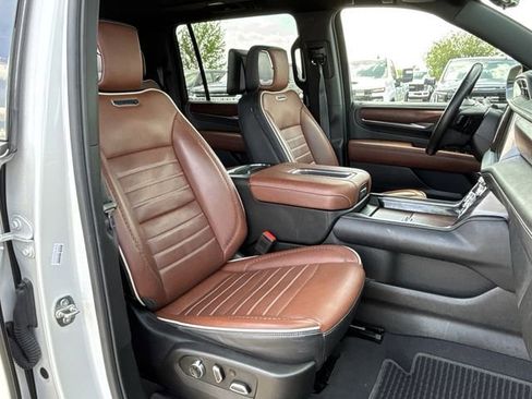 Certified 2023 GMC Yukon XL Denali Ultimate AWD/4WD image 33