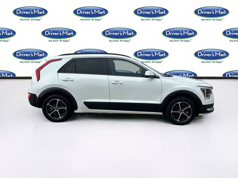 Used 2025 Kia Niro LX FWD image 8