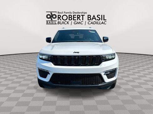 Used 2024 Jeep Grand Cherokee Limited w/ Luxury Tech Group II AWD/4WD image 3