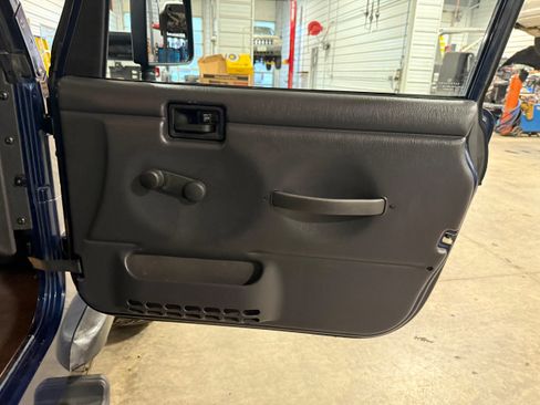 Used 2001 Jeep Wrangler Sport image 14