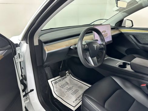 Used 2023 Tesla Model Y Long Range AWD/4WD image 19