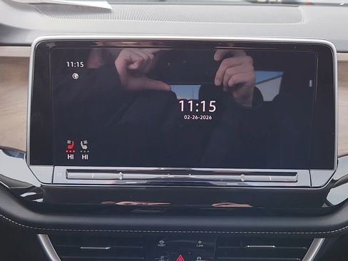 Used 2025 Volkswagen Atlas SE image 14