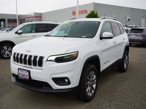 Used 2019 Jeep Cherokee Latitude Plus w/ Comfort/Convenience Group AWD/4WD image 7