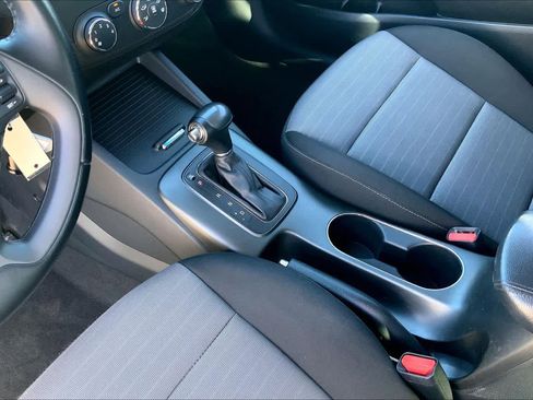 Used 2016 Kia Forte EX image 17