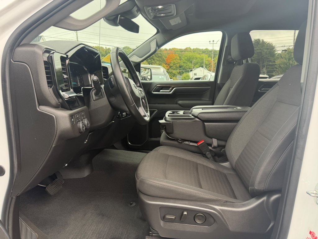 Used 2026 Chevrolet Silverado 1500 RST AWD/4WD image 9