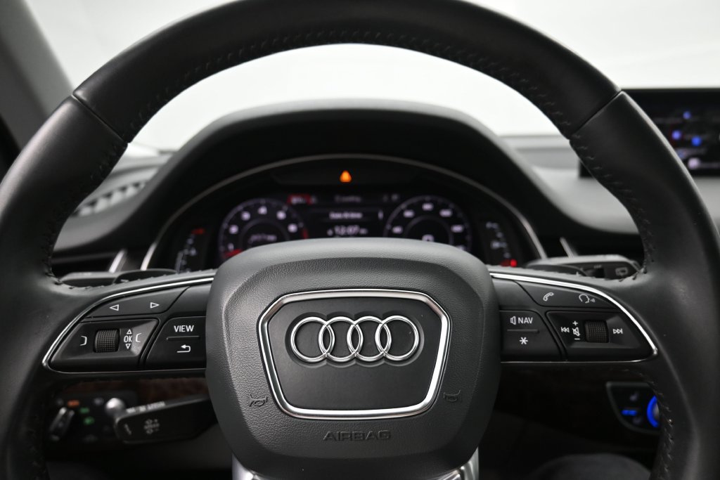 Used 2018 Audi Q7 3.0T Prestige AWD/4WD image 14