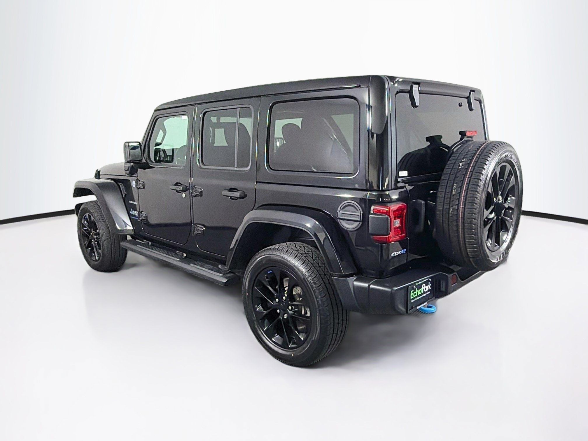 Used 2023 Jeep Wrangler Unlimited Sahara w/ Cold Weather Group AWD/4WD image 5