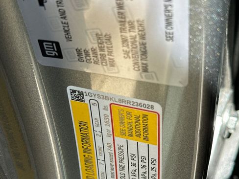 Used 2024 Cadillac Escalade Premium Luxury RWD image 43
