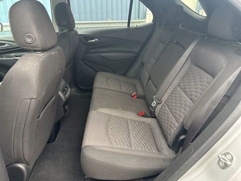 Used 2018 Chevrolet Equinox LT image 4