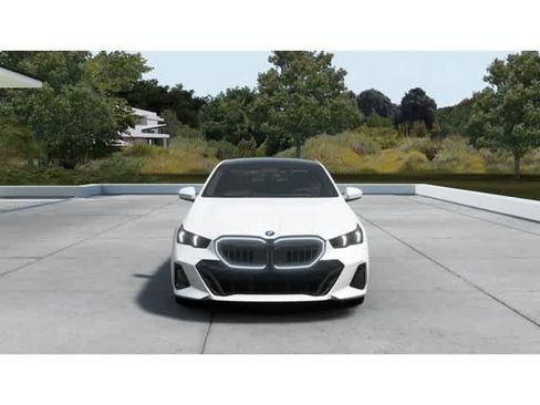 New 2027 BMW 550e xDrive AWD/4WD image 3