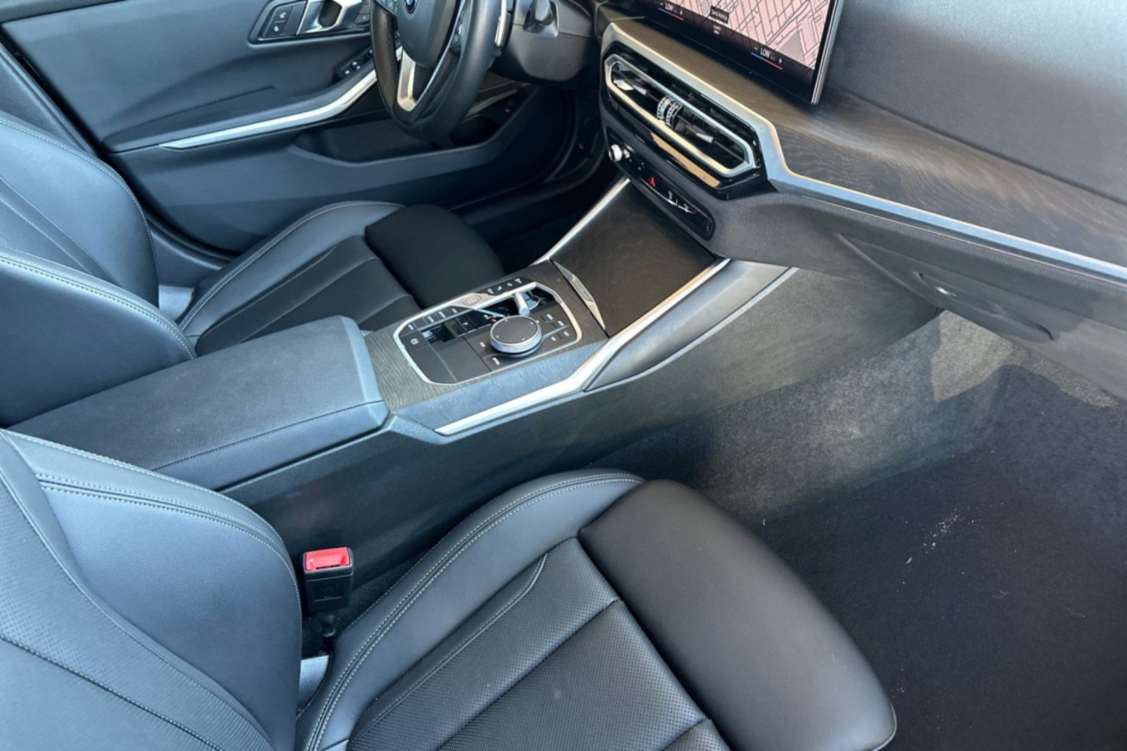 Used 2024 BMW 330i Sedan w/ Convenience Package RWD image 14