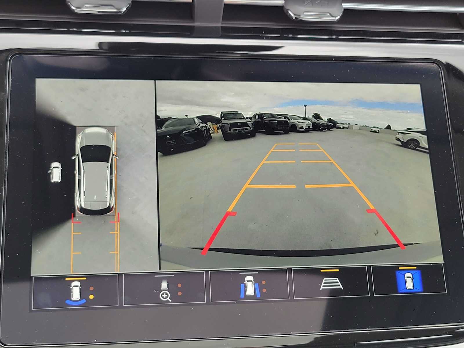 Used 2023 Chevrolet Bolt EUV Premier w/ Sun & Sound Package FWD image 29