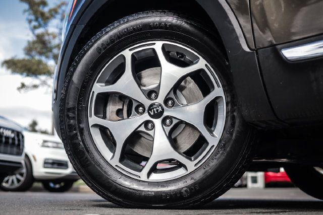 Used 2020 Kia Telluride EX AWD/4WD image 17