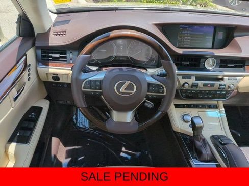 Used 2018 Lexus ES 350 w/ Luxury Package w/Wood Trim FWD image 14