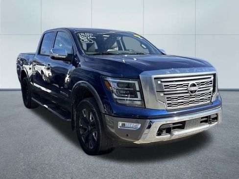 Certified 2023 Nissan Titan Platinum Reserve w/ Moonroof Package image 3