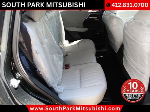 New 2026 Mitsubishi Outlander SEL image 17