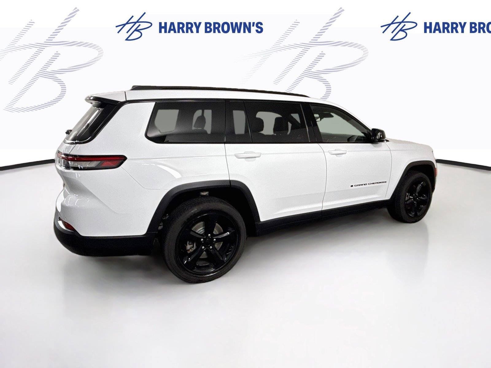Used 2023 Jeep Grand Cherokee L Laredo AWD/4WD image 32