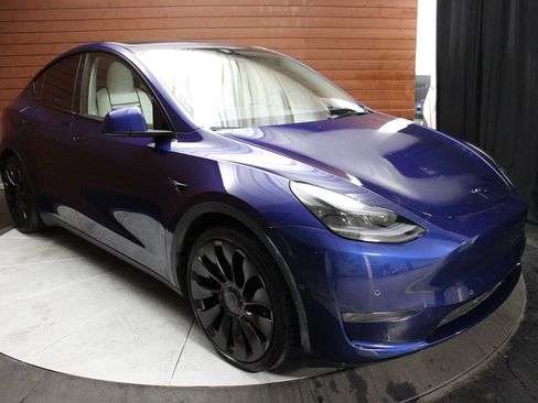 Used 2022 Tesla Model Y Performance image 16