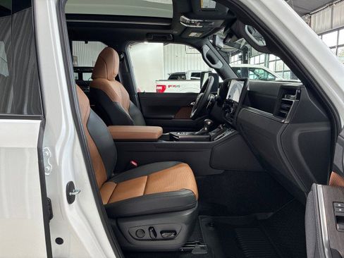 Used 2026 Lexus GX 550 image 12