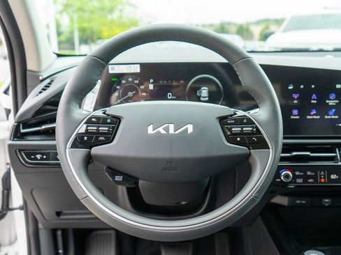 New 2026 Kia Niro Wind FWD image 15