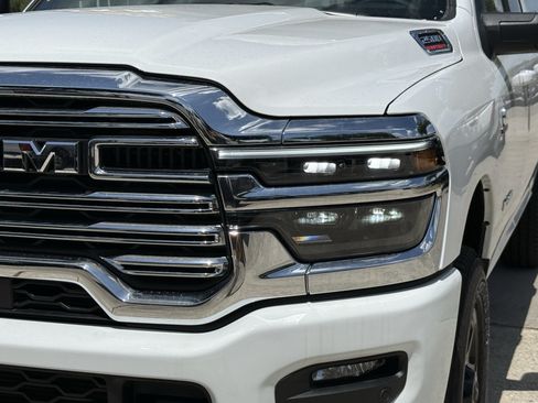Used 2026 RAM 2500 Laramie AWD/4WD image 12