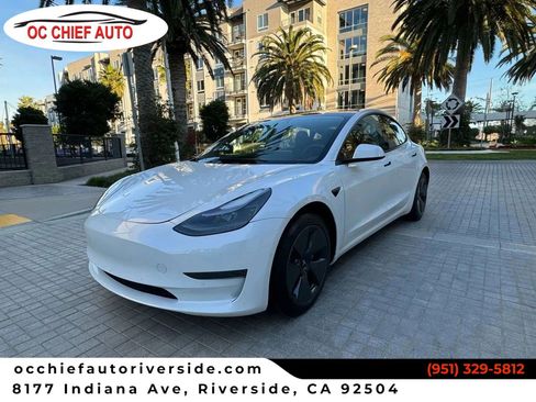 Used 2023 Tesla Model 3 Standard Range image 1