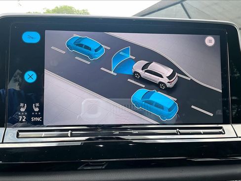 Used 2025 Volkswagen Atlas Cross Sport SE image 36