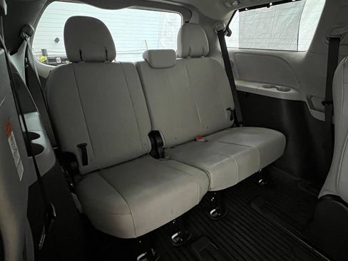Used 2017 Toyota Sienna Limited Premium AWD/4WD image 14