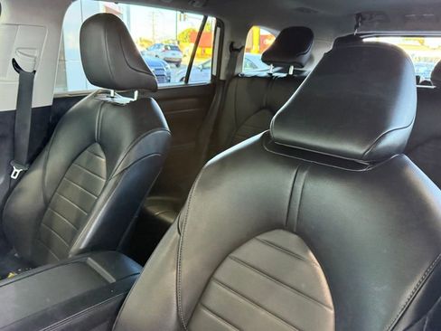 Certified 2023 Toyota Highlander XLE image 22