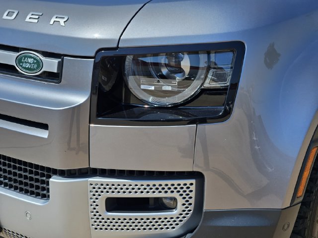 Used 2021 Land Rover Defender 110 SE AWD/4WD image 9