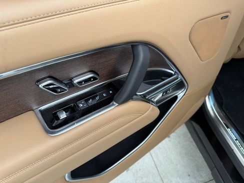 Used 2025 Land Rover Range Rover Long Wheelbase SE AWD/4WD image 22