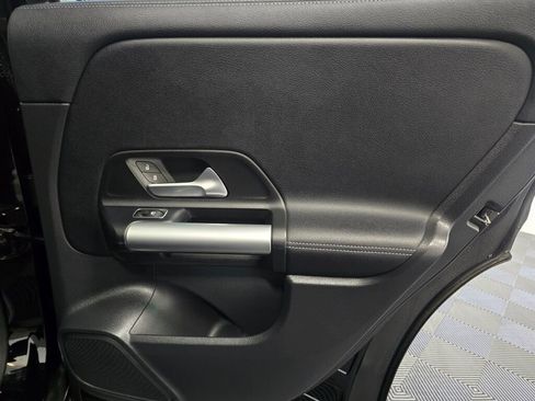 Used 2025 Mercedes-Benz GLA 250 4MATIC image 24