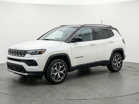 Used 2025 Jeep Compass Limited AWD/4WD image 3