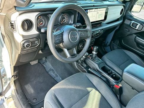 Used 2024 Jeep Wrangler Unlimited Sport AWD/4WD image 10