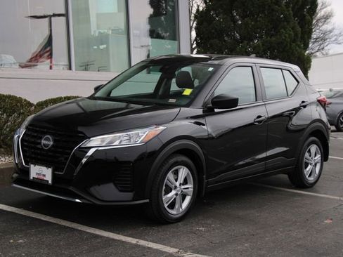 Certified 2024 Nissan Kicks S image 7