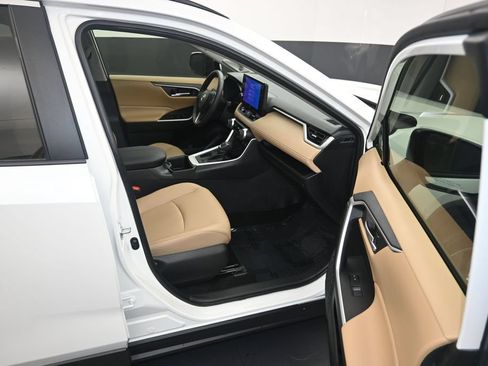 Used 2025 Toyota RAV4 XLE Premium w/ Weather Package FWD image 10