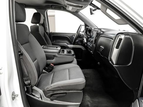 Used 2018 Chevrolet Silverado 1500 LT w/ All Star Edition image 38