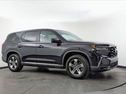 Used 2025 Honda Pilot EX-L image 11