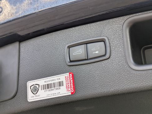 Used 2018 Porsche Macan S image 14