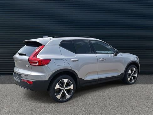 Used 2026 Volvo XC40 B5 Plus w/ Protection Package Premier image 6