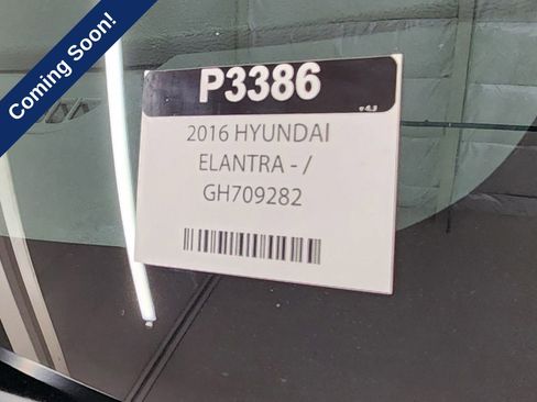 Used 2016 Hyundai Elantra SE FWD image 23