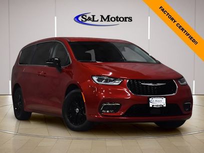 Used 2024 Chrysler Pacifica Touring-L