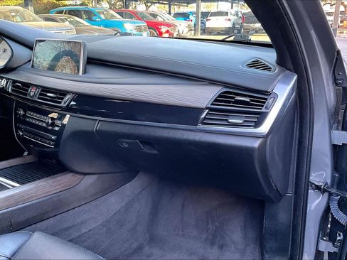 Used 2017 BMW X5 xDrive50i image 19