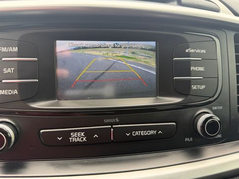 Used 2016 Kia Sorento AWD w/ LX Convenience Package image 15