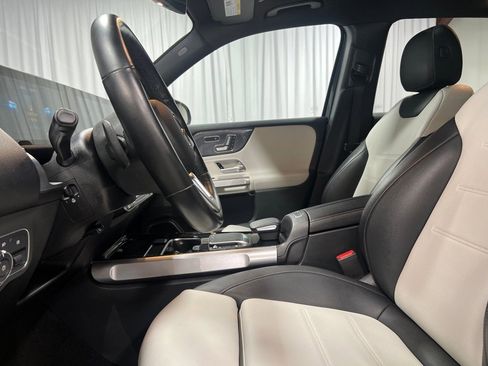 Used 2022 Mercedes-Benz GLB 250 4MATIC image 20