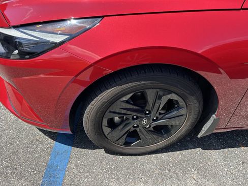Used 2023 Hyundai Elantra SEL FWD image 9