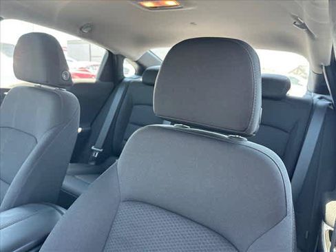 Used 2019 Chevrolet Malibu LT FWD image 16
