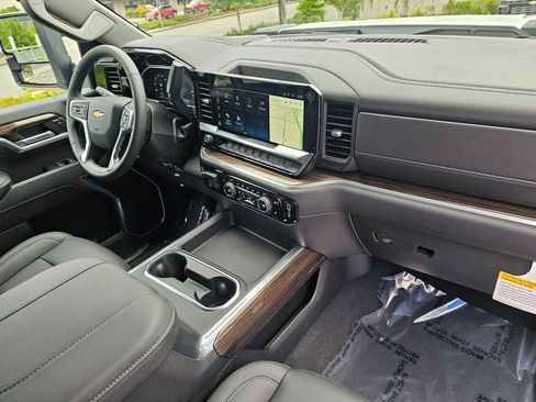 New 2026 Chevrolet Silverado 3500 LT w/ All Star Edition AWD/4WD image 10