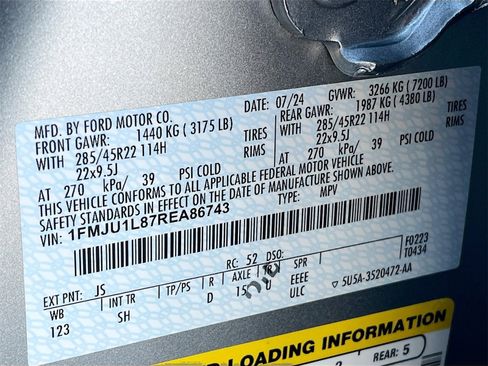 Used 2024 Ford Expedition Platinum image 35