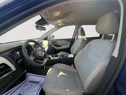 Used 2023 Nissan Rogue SV image 9